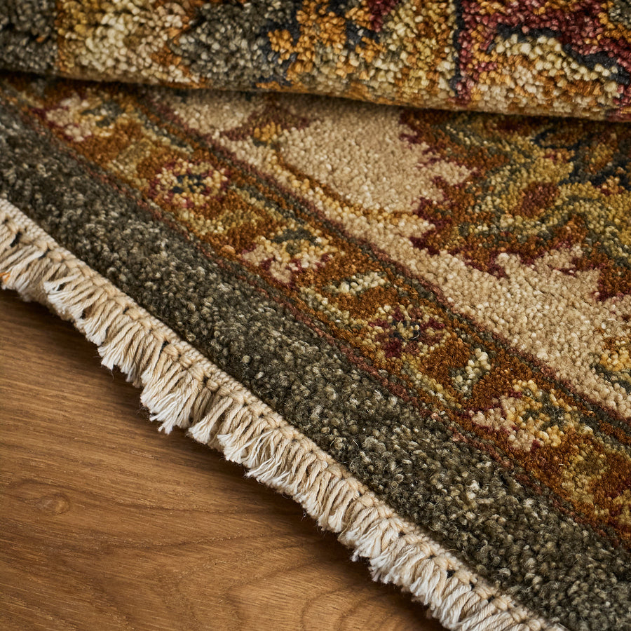 Azalea Rug (5'7" x 9'0")