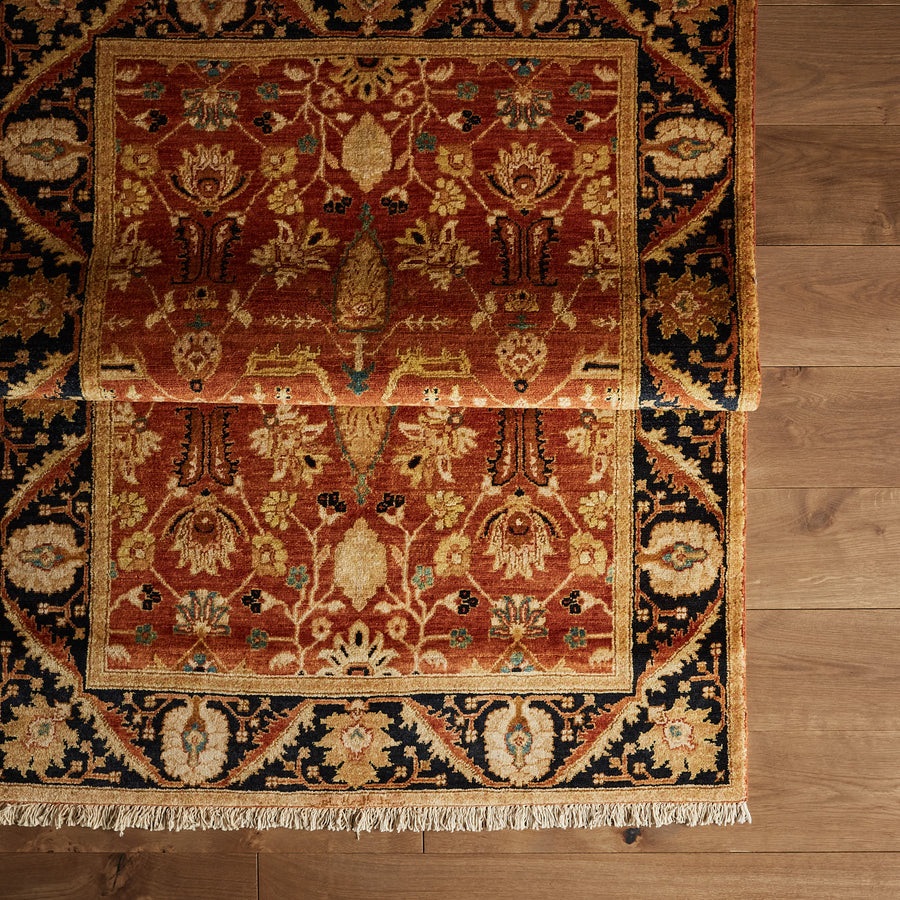 Axel Rug (4'2" x 6'0")