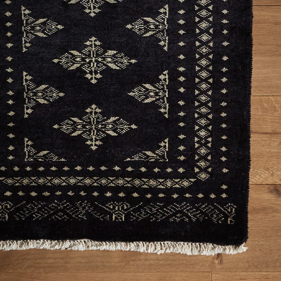 Nieve Rug (2'2" x 6'1")