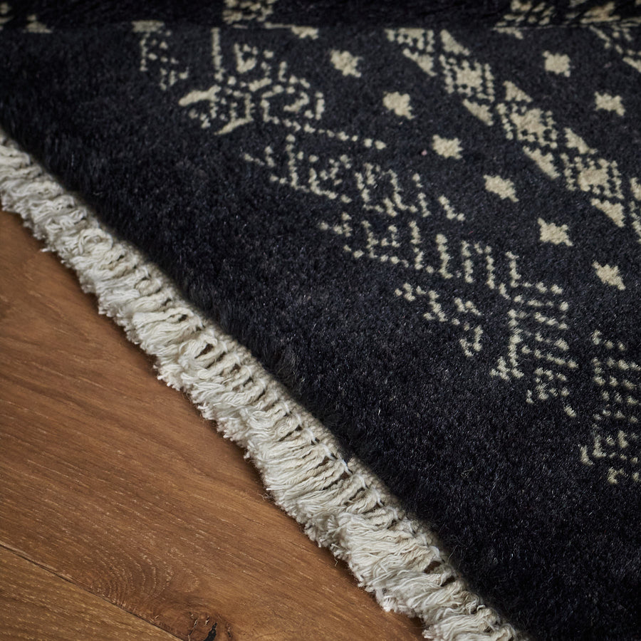 Nieve Rug (2'2" x 6'1")