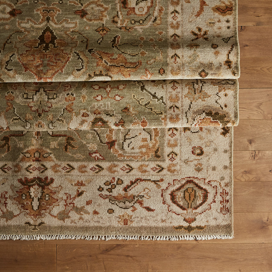 Vitelias Rug (7'9" x 10'0")