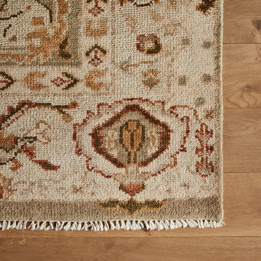 Vitelias Rug (7'9" x 10'0")