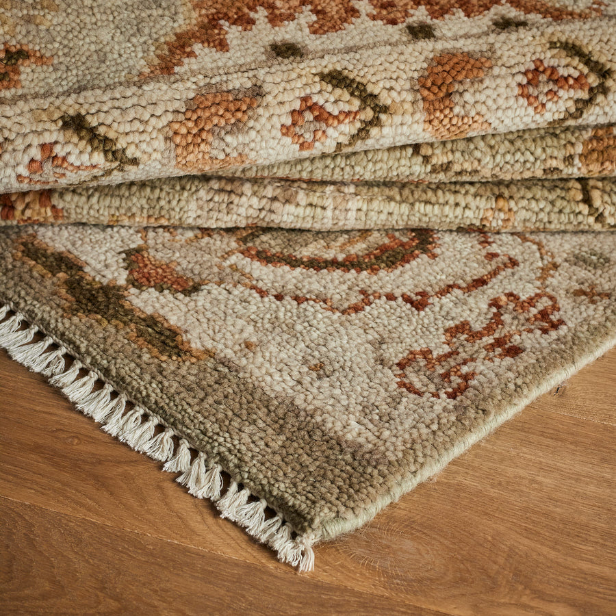 Vitelias Rug (7'9" x 10'0")
