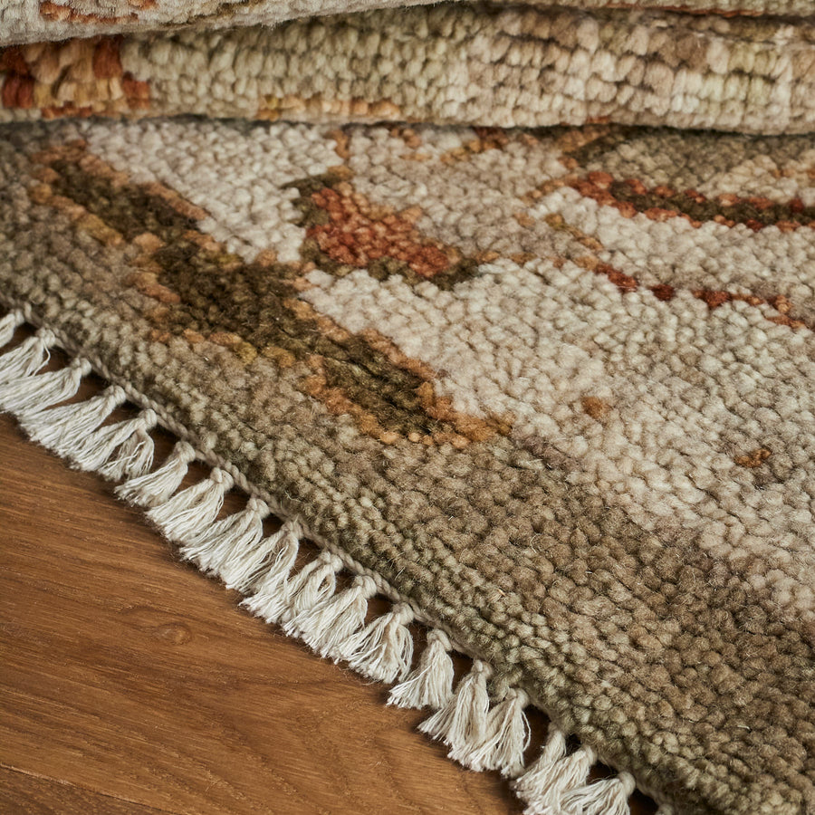 Vitelias Rug (7'9" x 10'0")