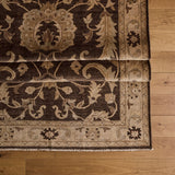 Tapis Chekov (5'11" x 8'5")