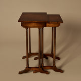 Tables gigognes anciennes à marqueterie de style Regency Revival