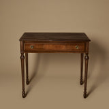 Table d’écriture de style Louis XVI de la fin du XIXe siècle