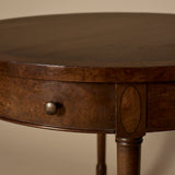 Table ronde française de style Louis XVI en loupe de bois vers 1900