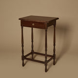 Petite table console ancienne en bois massif à pieds tournés style georgien vers 1900