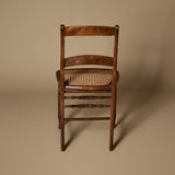 Circa 1900 Chaise à dossier en échelle en bois antique avec siège en canne
