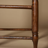 Circa 1900 Chaise à dossier en échelle en bois antique avec siège en canne
