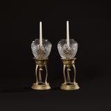 Paire de bougeoirs en laiton avec coupes en verre taillé vers 1900