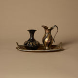 Ensemble décoratif de pichet, vase et plateau en laiton et cuivre