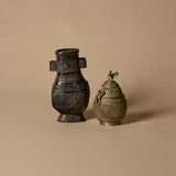 Vase Hu ancien en bronze et boîte Dhokra