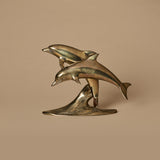 Sculpture de dauphins en laiton des années 1960