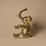 Grande statue d’éléphant porte-bonheur assis des années 1960