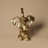 Grande statue d’éléphant porte-bonheur assis des années 1960