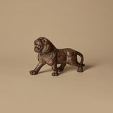 Figurine de lion en bois sculpté à la main