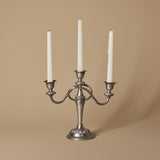 Candélabre néoclassique vintage à trois branches en argent plaqué