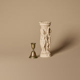 Vase sculpté néoclassique et cloche en laiton gravé
