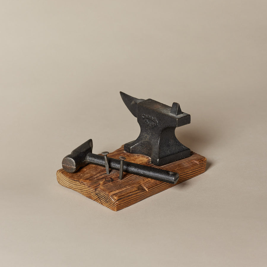 Novelty mini Canada Forge iron anvil & hammer