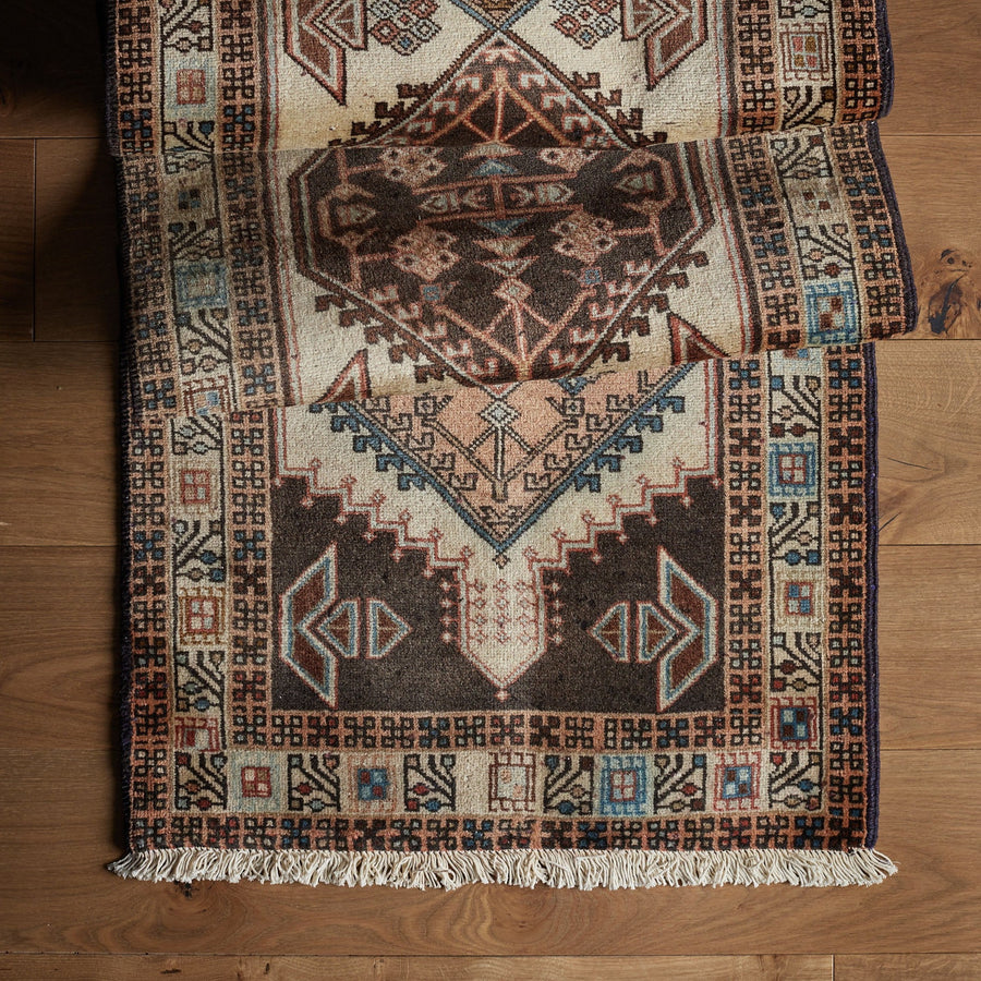 Tapis Rosanna (2'4" x 9'1")