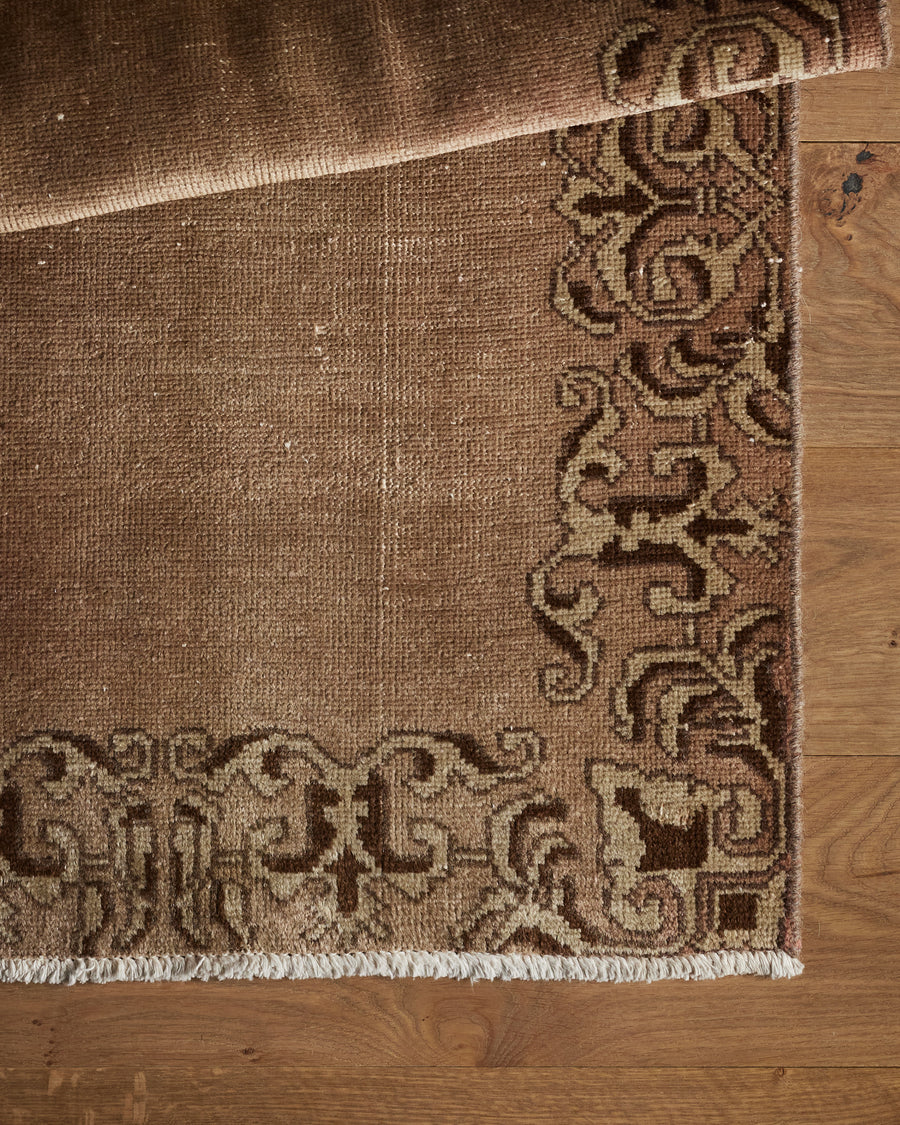 Tapis Mateo (2'7" x 15'8")