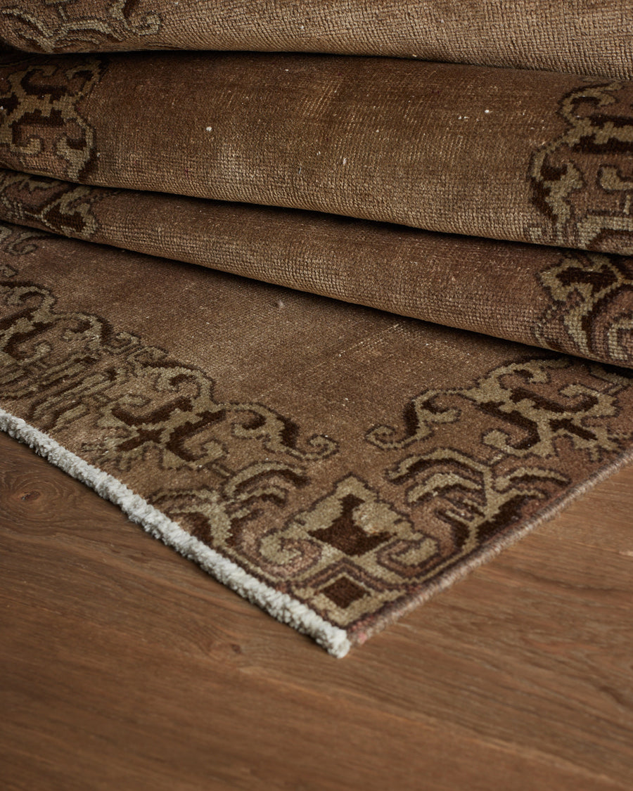 Tapis Mateo (2'7" x 15'8")