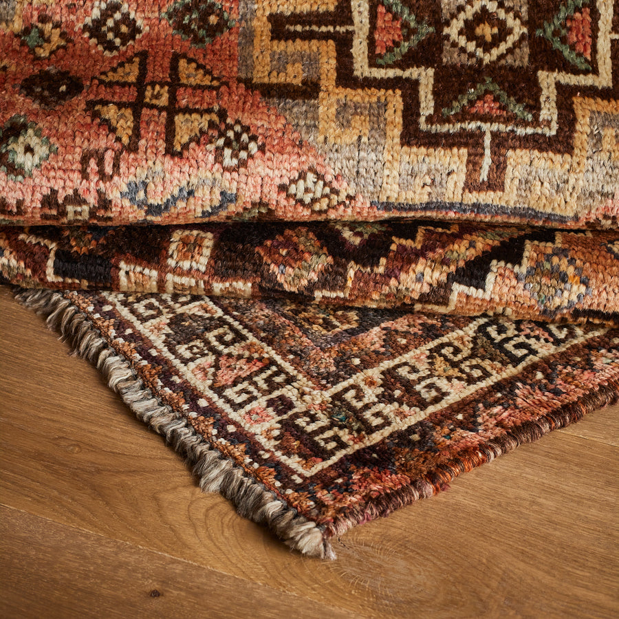 Tapis Gala (4'3" x 6'11")