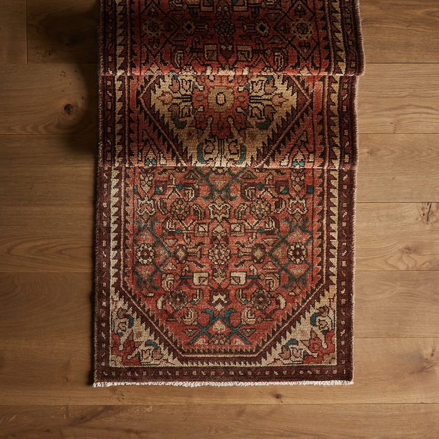 Tapis Beuys (2'4" x 9'10")