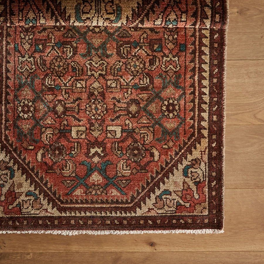 Tapis Beuys (2'4" x 9'10")