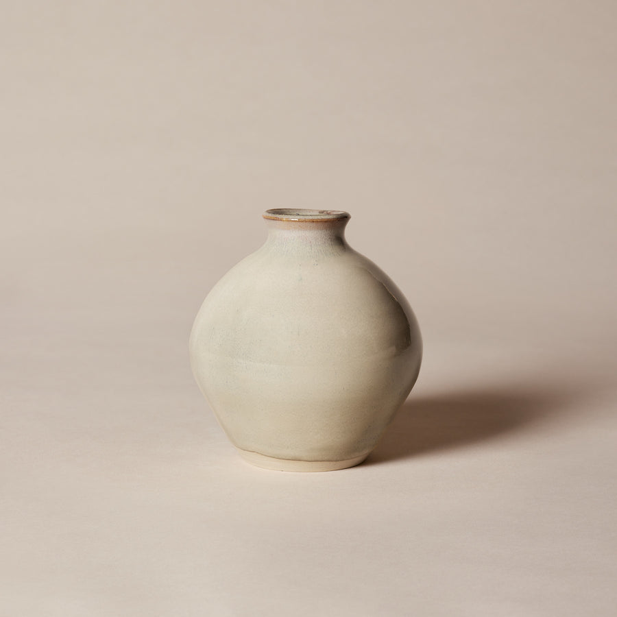 Petit vase à fleurs beige