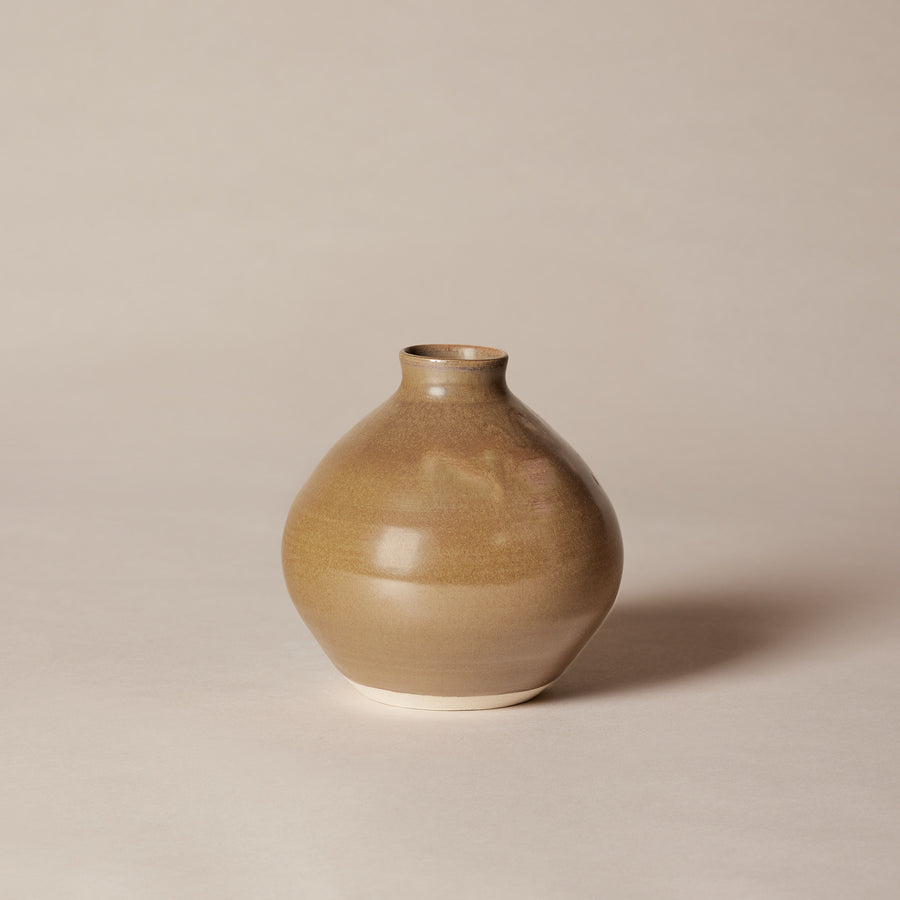 Petit vase à fleurs marron