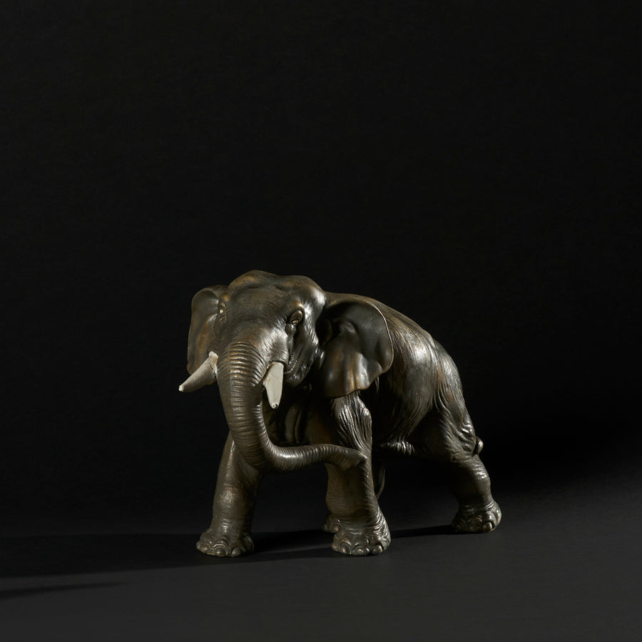 Statue d'éléphant en bronze du début du 19e siècle