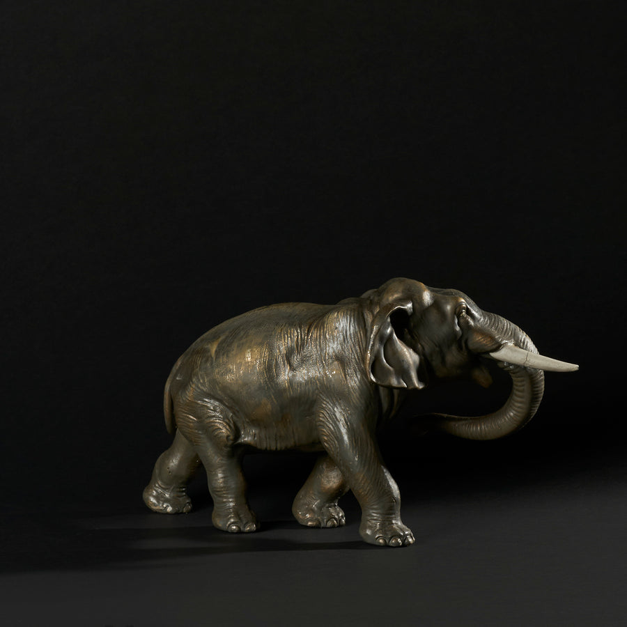 Statue d'éléphant en bronze du début du 19e siècle