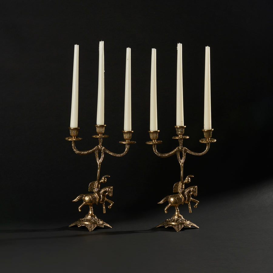 Paire de bougeoirs Chevalier italiens