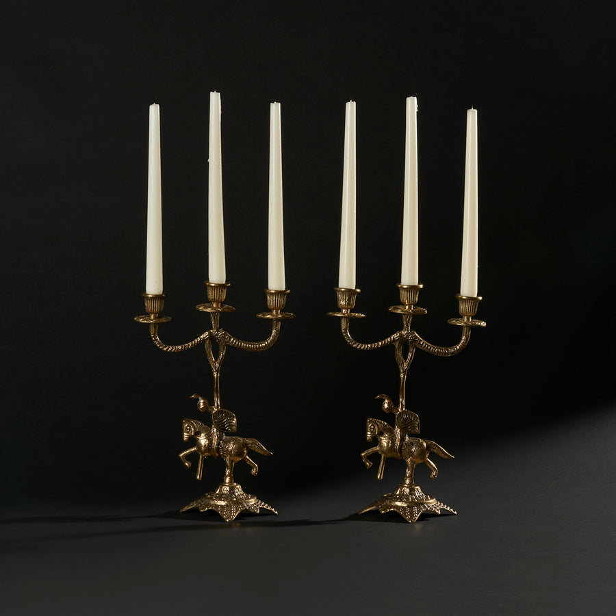Paire de bougeoirs Chevalier italiens