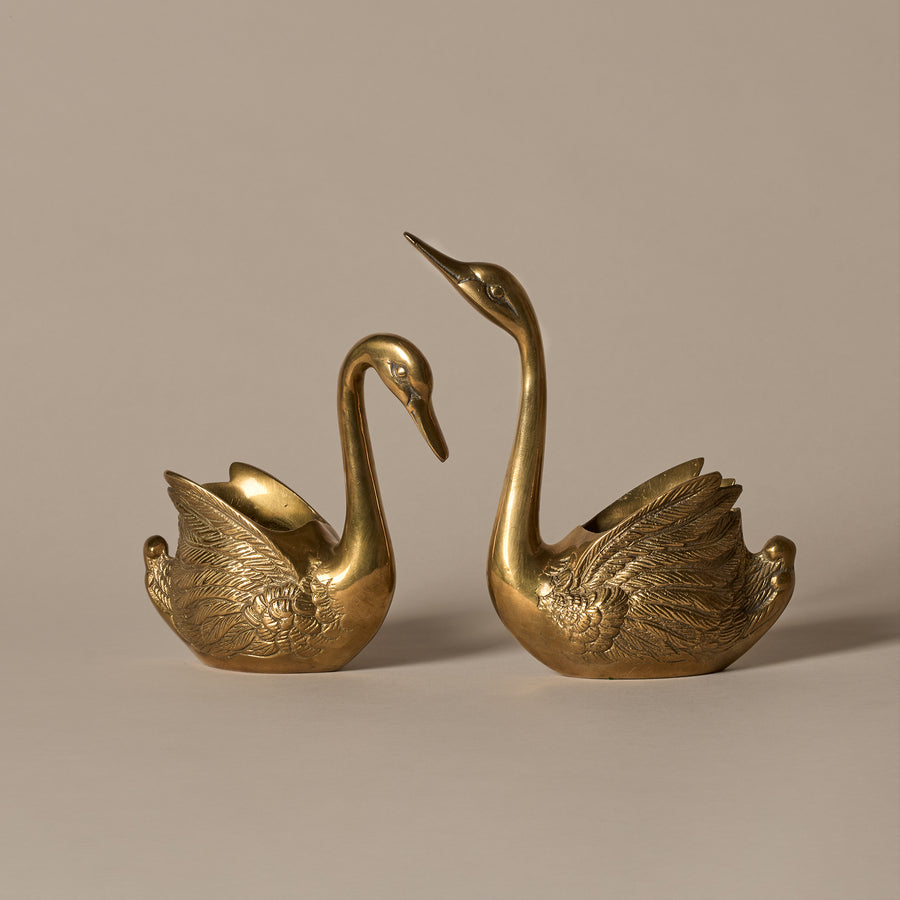 Duo de jardinières vintage en forme de cygne