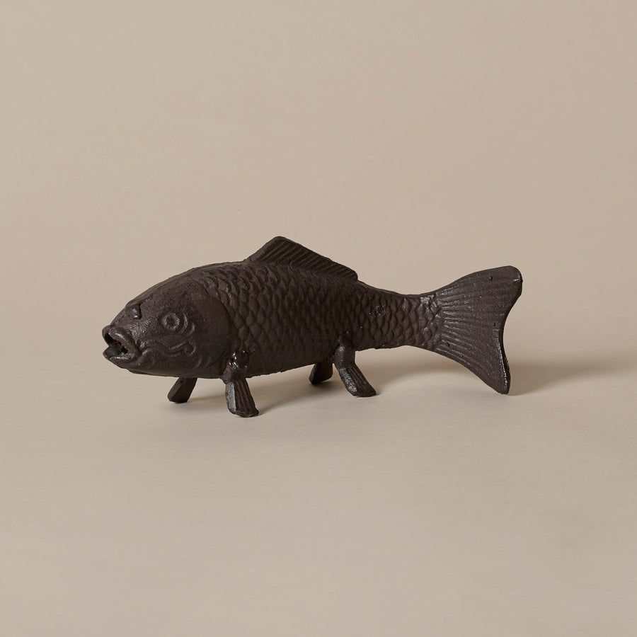 Poisson koi japonais ancien en fonte