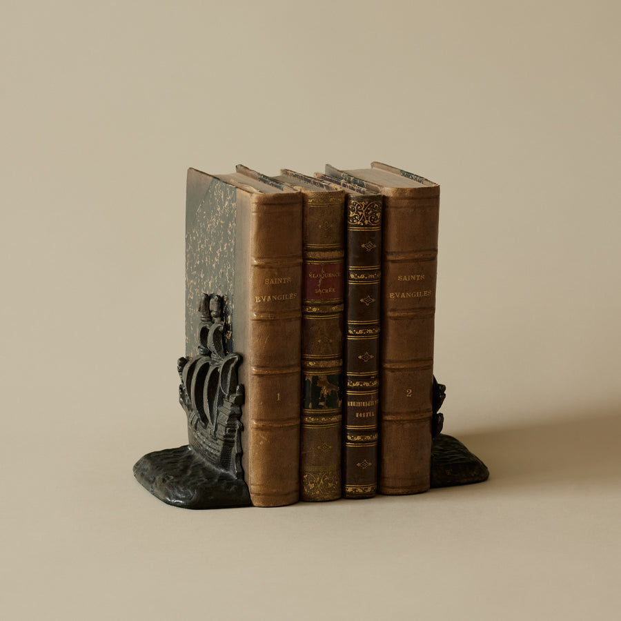 Serre-livres voiliers & livres anciens