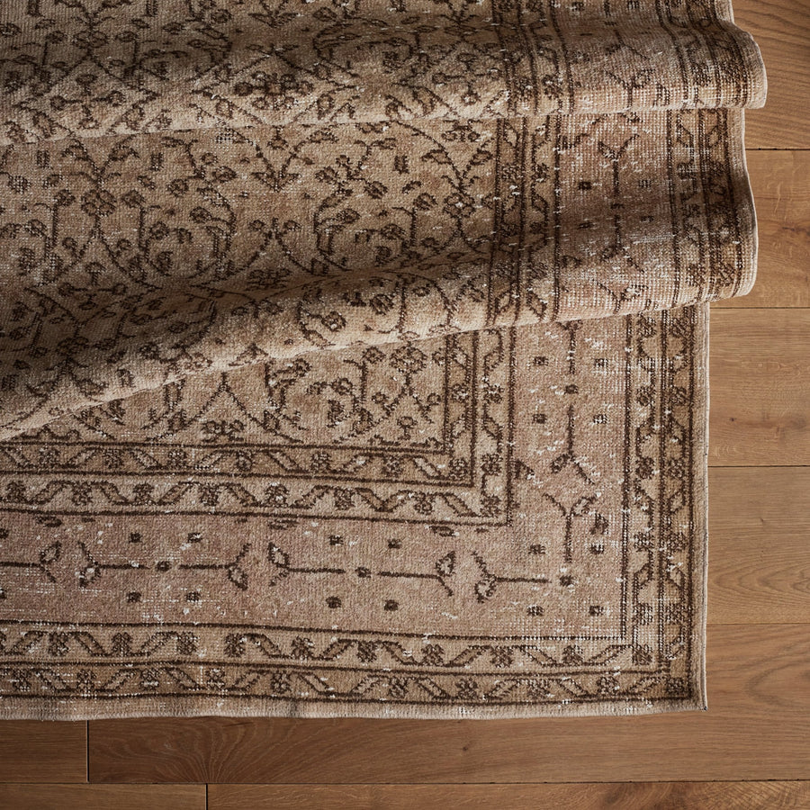 Tapis Chanel (7'0" x 10'4")